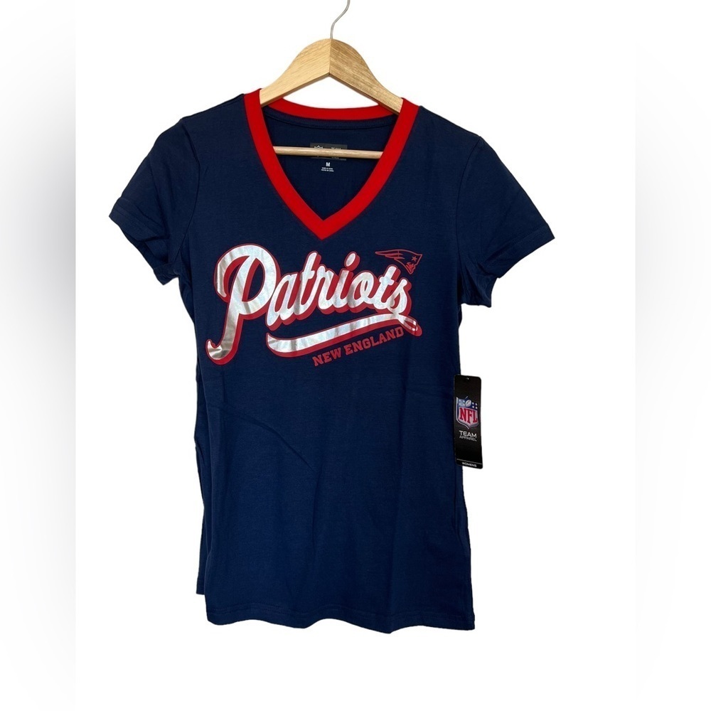 NWT NFL New England Patriots Red & Blue V Neck Short Sleeve Top M